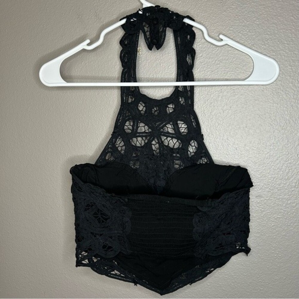 Free People Intimately Batting My Eyes black crochet halter crop top size XS - Picture 6 of 9
